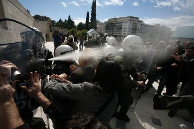 glezos2.jpg